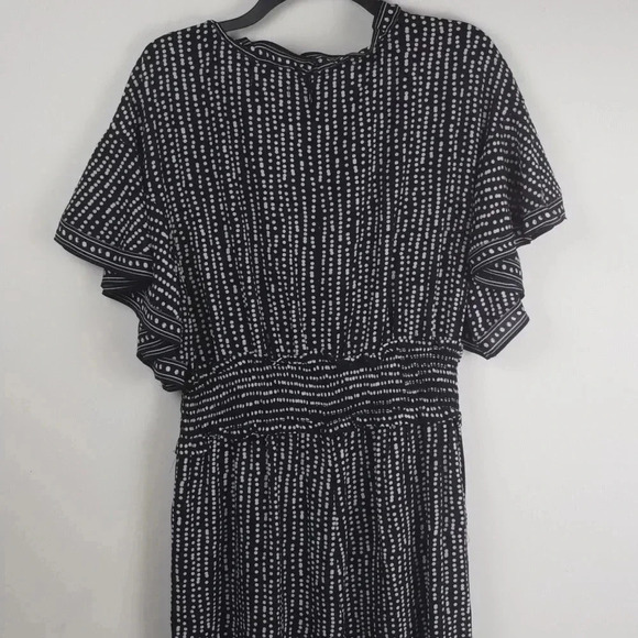 Women's Short Sleeve Max Studio Black White Romper Jumpsuit XL NWT - Picture 4 of 5